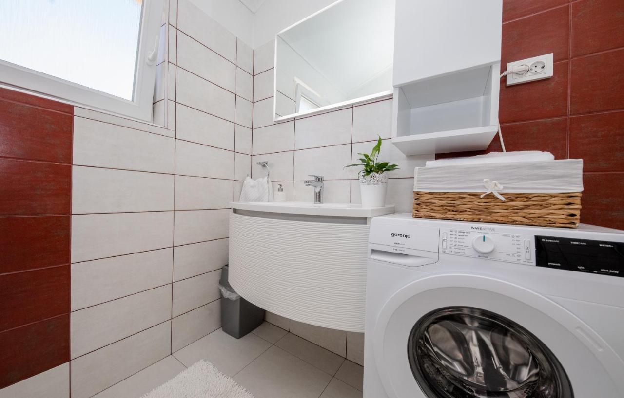Apartments Luka Rab Town Dış mekan fotoğraf